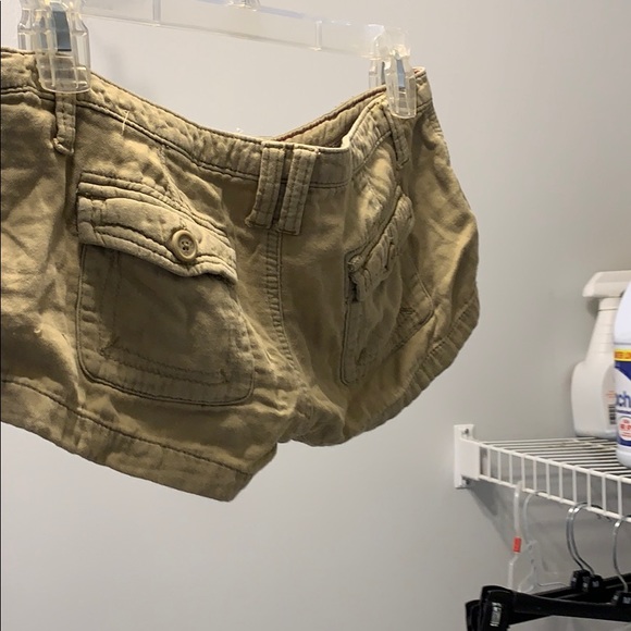 Tan shorts - Picture 2 of 2